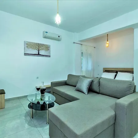 House Haratsi Kriaritsi
