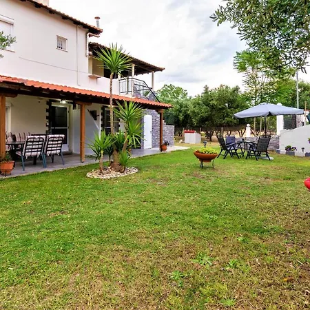 House Haratsi Apartment