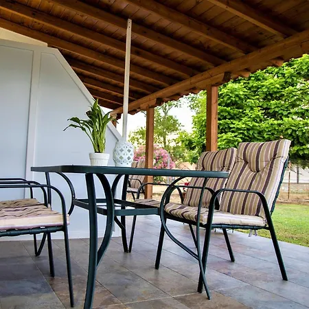 House Haratsi Apartamento