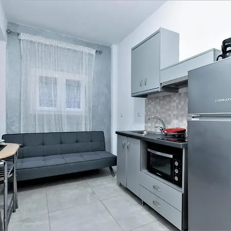 House Haratsi * Kriaritsi